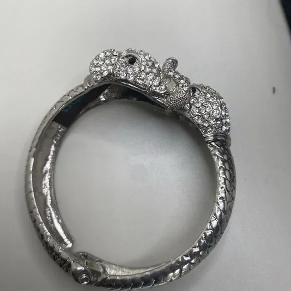 Vintage "Natasha" Rhinestone Elephant Bracelet - Picture 3 of 5